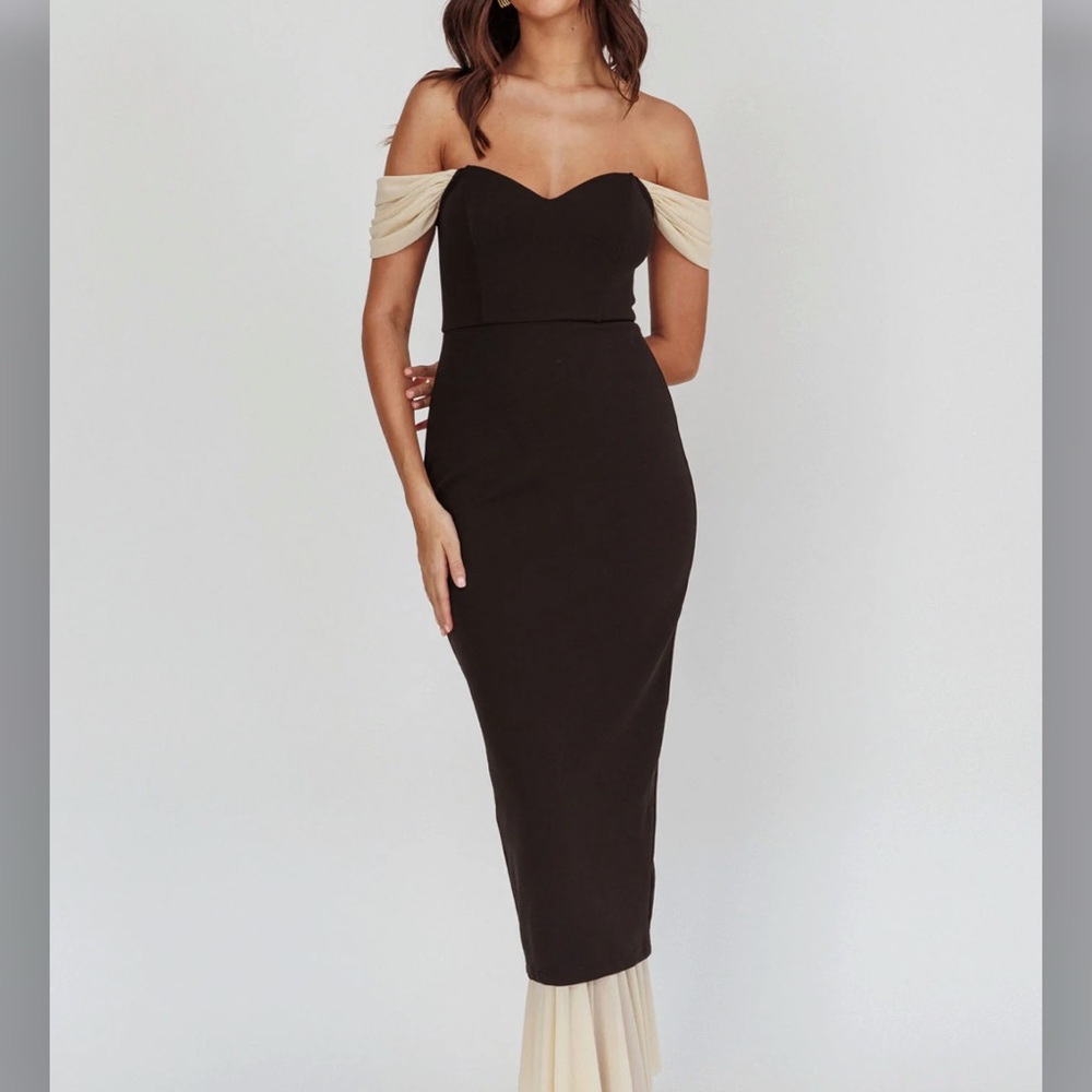 Chic Strapless Black and Cream Dress